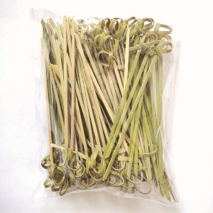 200Pcs Green Bamboo Cocktail Picks Natural Bamboo Knot Skewers for Appetizers Toothpicks Wooden Decorative Cocktail Picks Handmade Sticks Long Appetizer Toothpicks Cocktail Sticks for Home Party